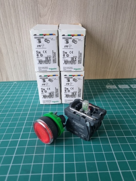 КНОПКА 22ММ 24В КРАСНАЯ С ПОДСВЕТКОЙ XB5AW34B5