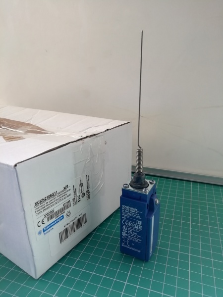 КОНЦЕВОЙ ВЫКЛЮЧАТЕЛЬ 1НО1НЗ ВВОД PG11 XCKN2106G11