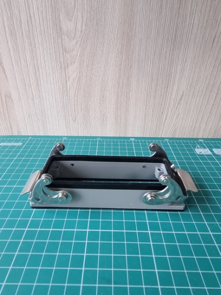 Корпус разъема, размер H24B, приборный, с фиксатором, металл, IP65, RAL 7037