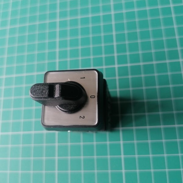 Замена на 1SCA126488R1001! Переключатель OMU2PBR 3-х поз.(1-0-2) (двухуровневый) 10 А