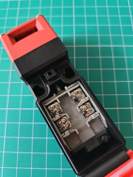 LANBAO SLAS-MT2B-D замок безопасности 2NC PG13.5