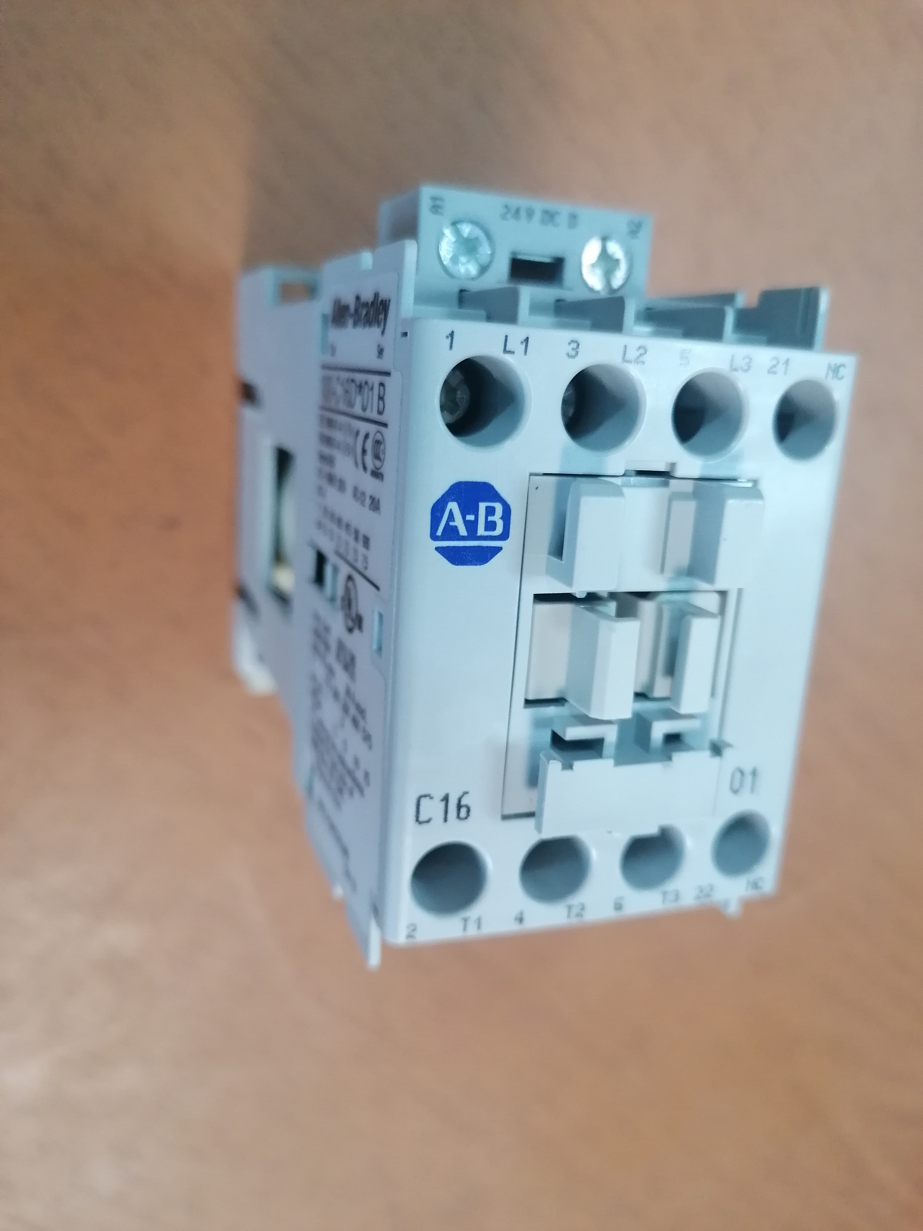 Контактор 7.5кВт/400В, напряжение управления 24В DC с диодным мостом, 1 Н.З. (100C16DJ01)