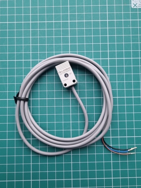 LANBAO LE17SF05DPO индуктивный датчик 17x17x28мм PNP NO 5мм кабель 2м