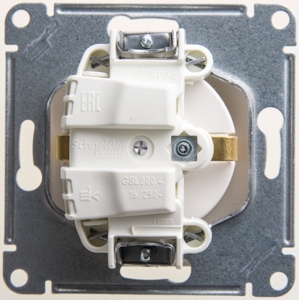 GLOSSA РОЗЕТКА с заземлением со шторками, 16А, механизм, ПЕРЛАМУТР