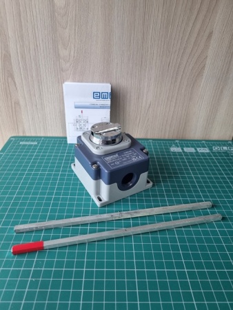 Концевой выключатель с приводом 200мм, угол поворота 360° (2 шага вперёд, 2 шага назад), металлический корпус (400В, 25А), IP65 CSM04