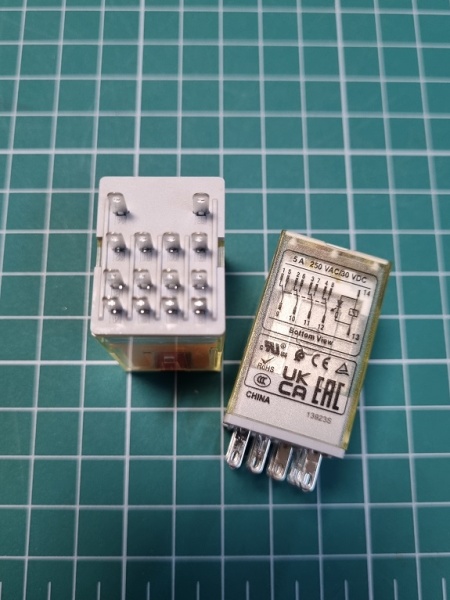 Реле RKE4CO730LT, 4CO, 5A(250VAC/30VDC), 230VAC, мех. индикация, тест-кнопка с блокировкой, LED