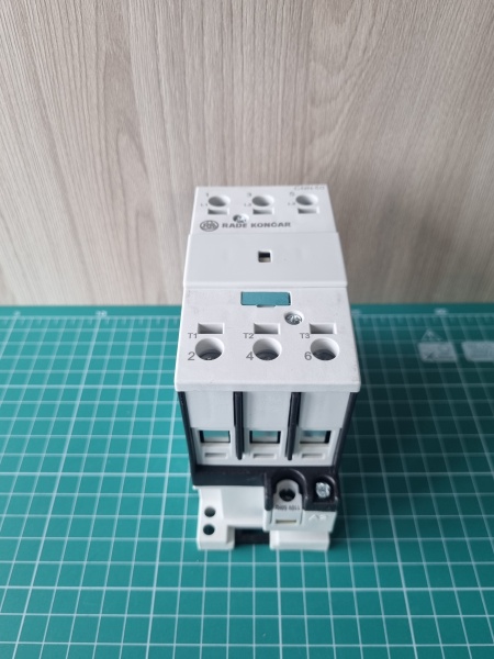 Контактор CNN 50 00 110V 50Hz, 3P, 50A/(85A по AC-1), 22kW(400VAC), 110VAC (605557)