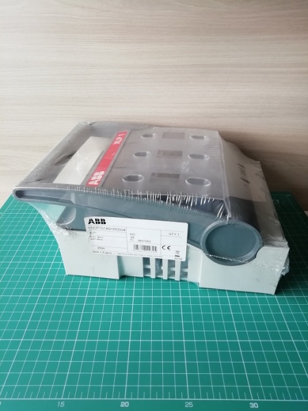 Рубильник откидной XLP1-6M10 под предохранители до 250А гориз., размер 1, 3P, болты M10