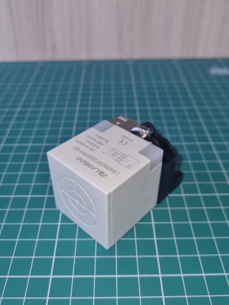 LANBAO LE40SZSF20DPRY-E2 индуктивный датчик 40x40x66мм PNP NO/NC Sn=20мм разъем M12