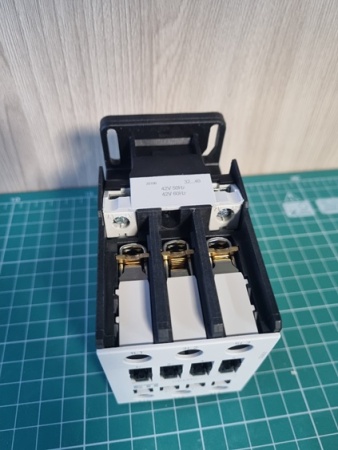 Контактор CEM40.00 катушка 42V AC 50/60Hz
