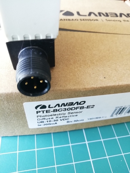 LANBAO PTE-BC30DFB-E2 оптический датчик 50x50x18мм PNP/NPN NO/NC Sn=300мм (D-тип) разъем M12